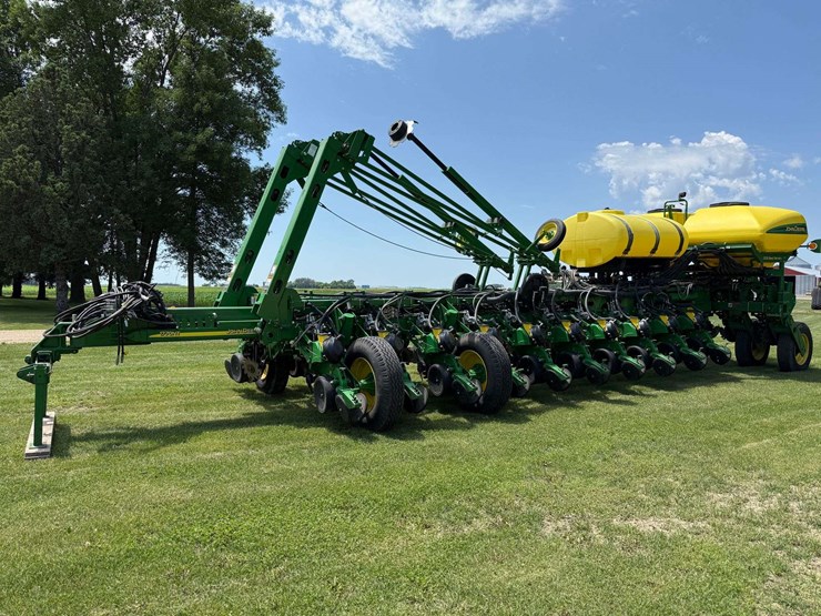 2014-john-deere-1770nt-image-1