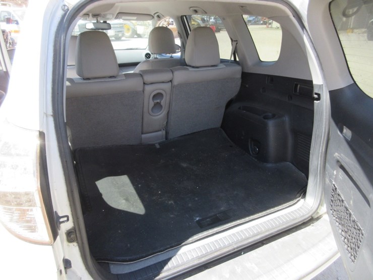 2014-toyota-rav4-image-11