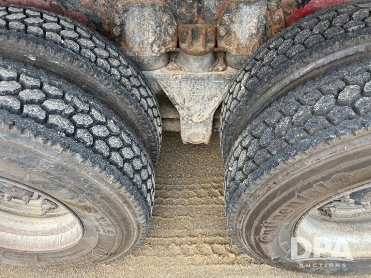 1995-ford-l9000-image-43