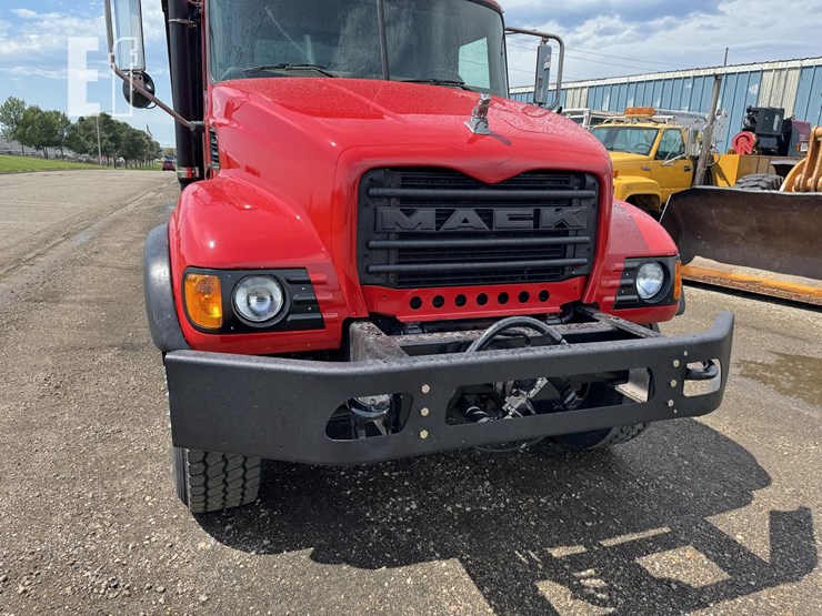 2004-mack-granite-cv713-image-18