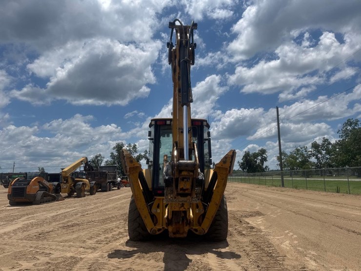 2019-caterpillar-440-image-5