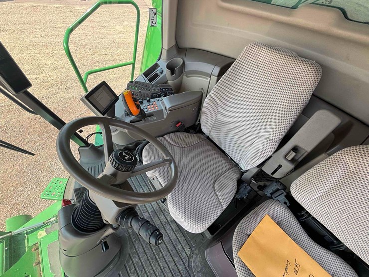 2013-john-deere-s680-image-49