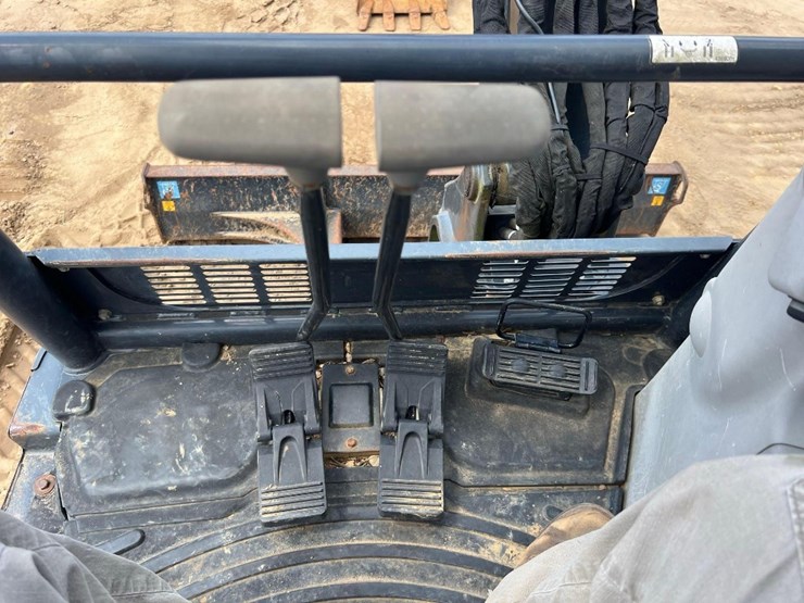2015-deere-35g-image-32