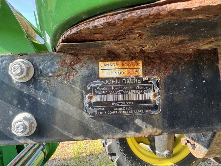 john-deere-3025e-image-16