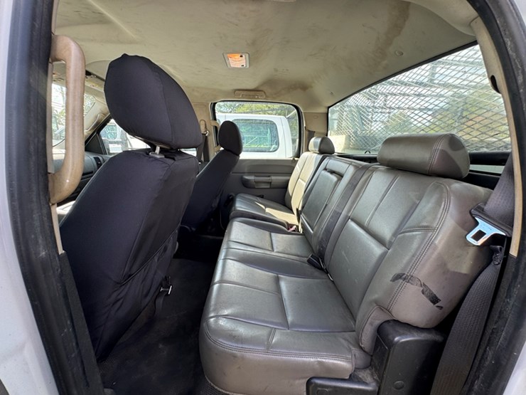 2011-chevrolet-silverado-2500-image-6