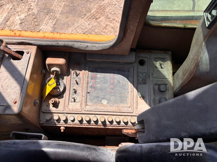 1989-caterpillar-it28b-image-68