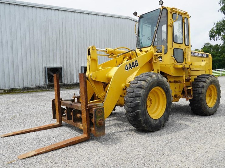 deere-444g-image-1