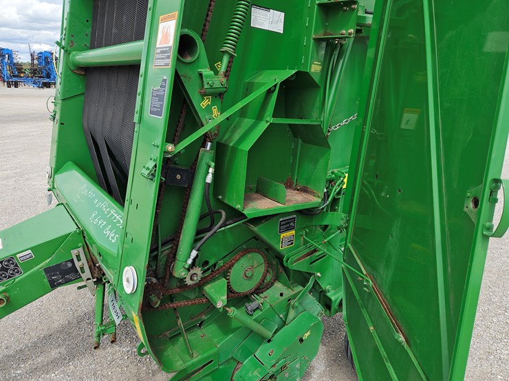 2000-john-deere-567-image-6