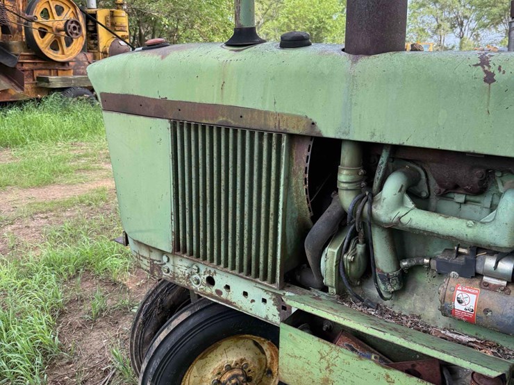 john-deere-3010-image-13