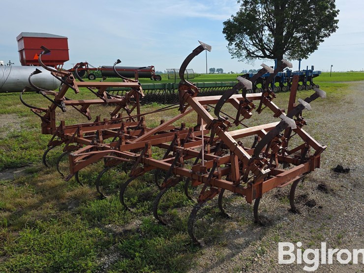 case-1200m-field-cultivator-image-5