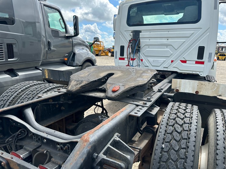 2006-international-durastar-4400-image-17