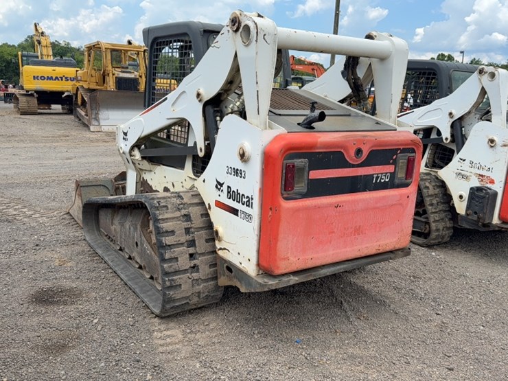 2011-bobcat-t750-image-10