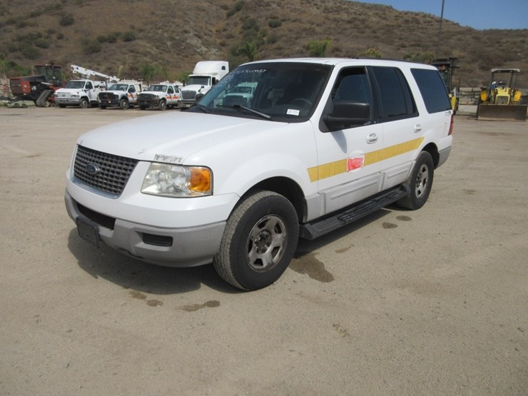 2003-ford-expedition-image-1