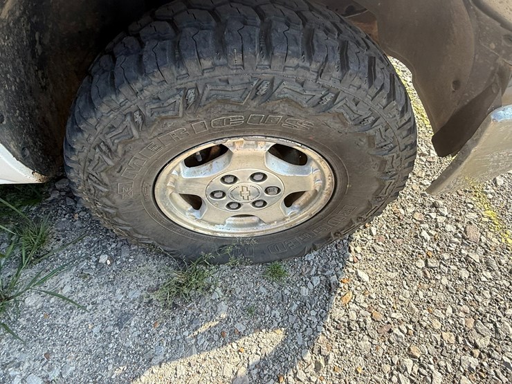2002-chevrolet-1500-image-28