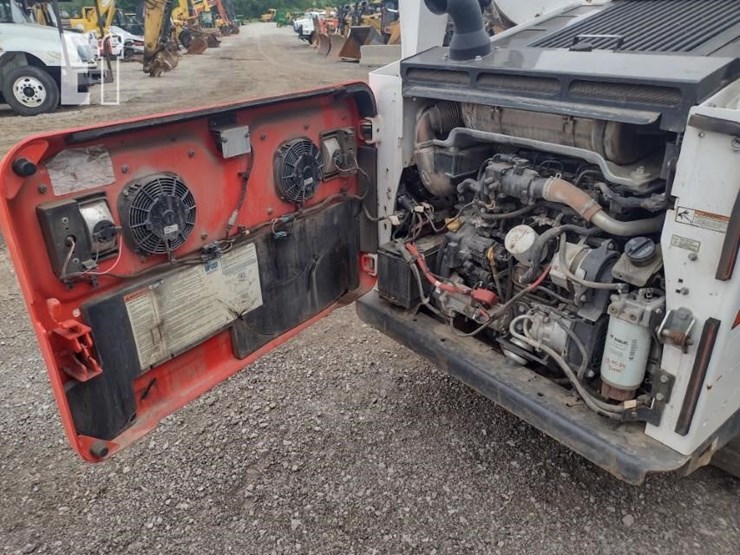 2022-bobcat-t770-image-37