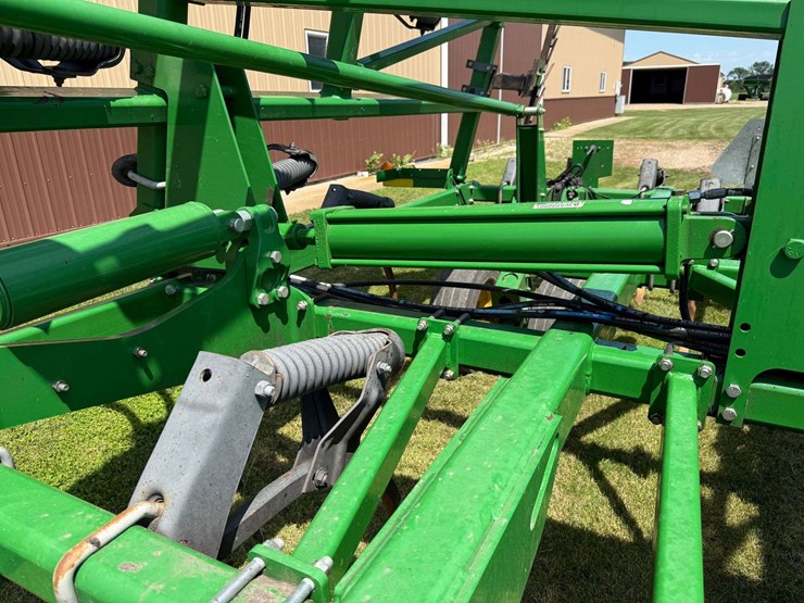 2011-john-deere-2410-image-19