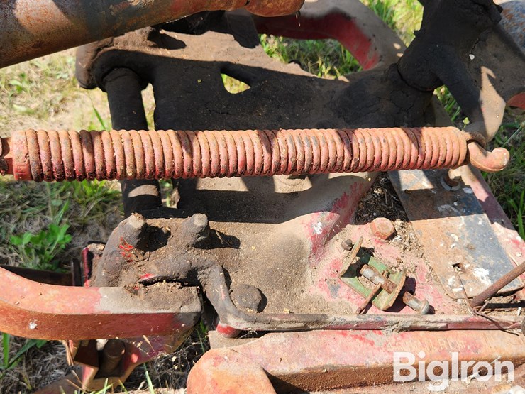 mccormick-international-2-pt-sickle-mower-image-12