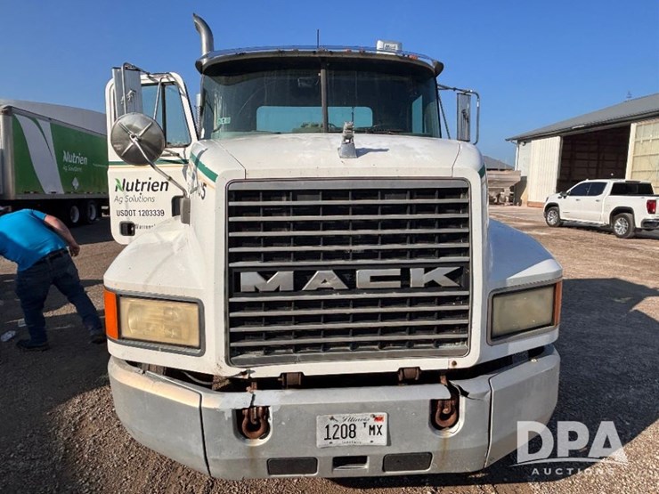 1999-mack-ch613-image-3