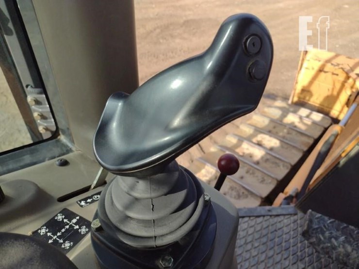 2012-case-850l-xlt-image-10