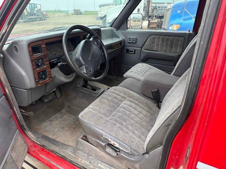 1996-dodge-dakota-image-8