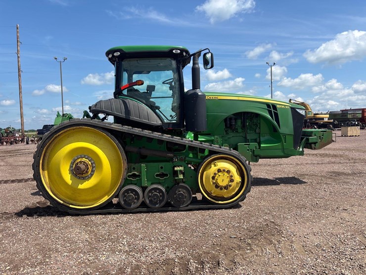 2012-john-deere-8335rt-image-3