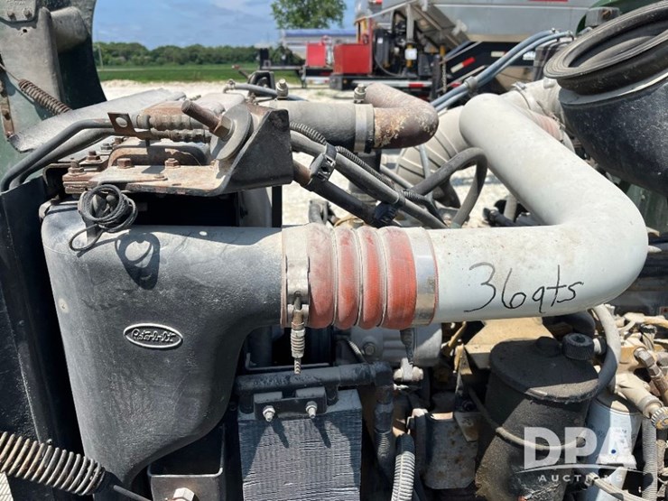 1999-peterbilt-385-image-102