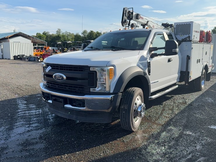 2017-ford-f550-image-1