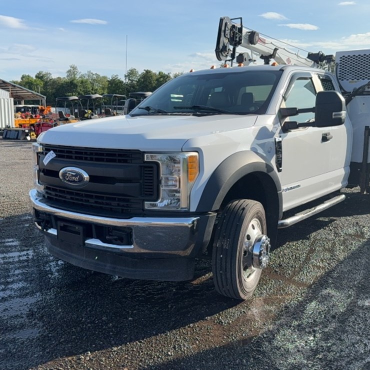 2017 FORD F550
