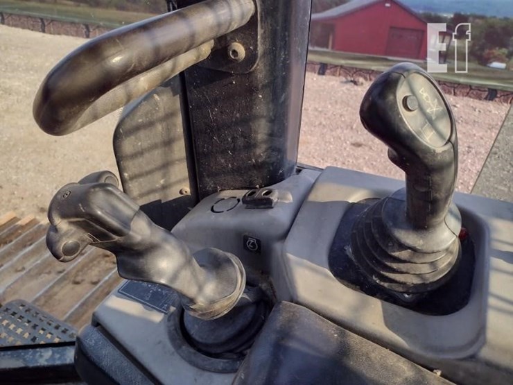 2008-caterpillar-d6n-xl-image-9