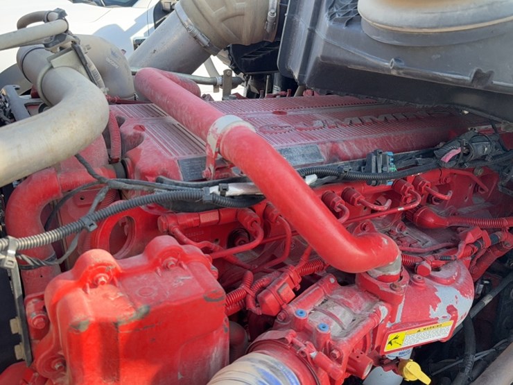 2016-kenworth-t880-image-22