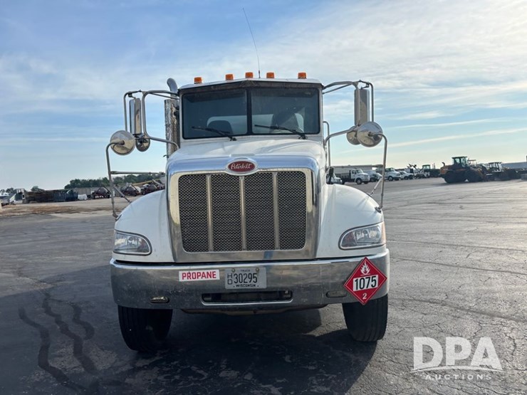 2013-peterbilt-337-image-20