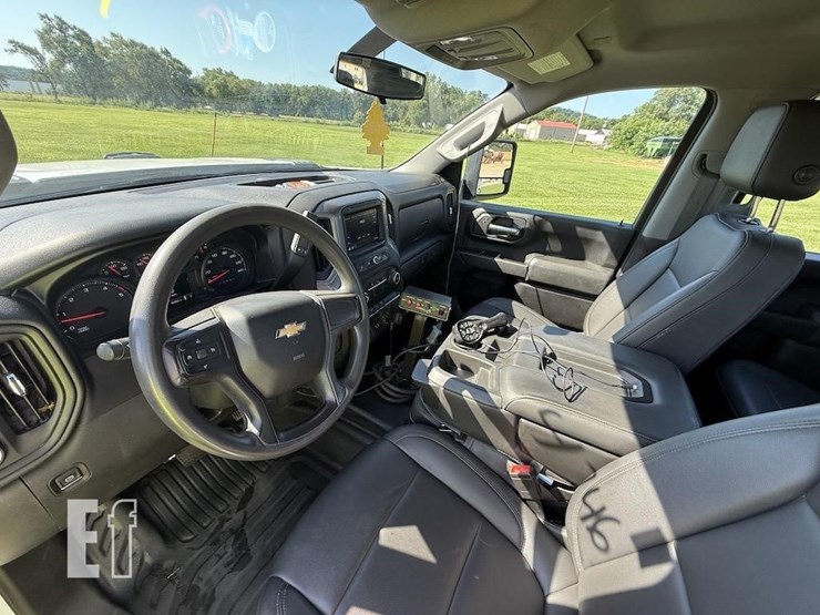 2020-chevrolet-2500hd-image-8