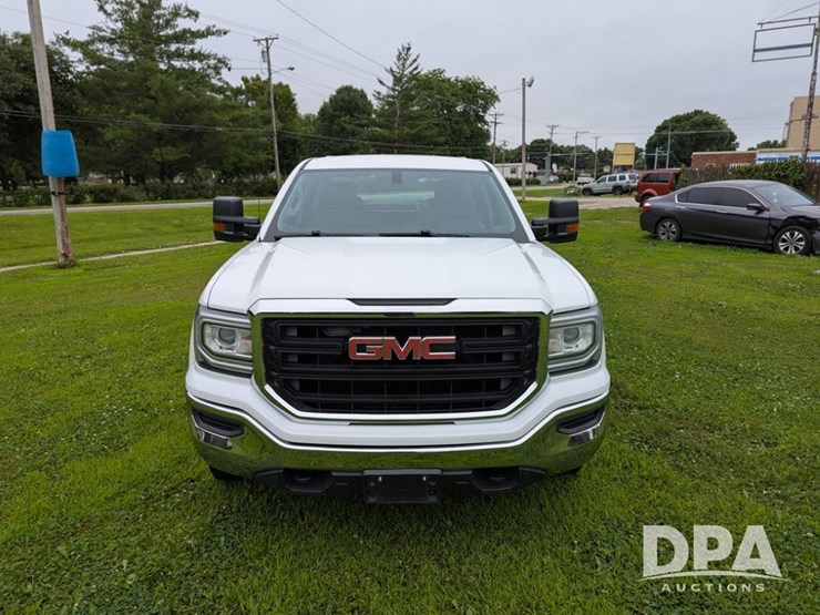 2016-gmc-sierra-pickup-(lt1366)-image-10