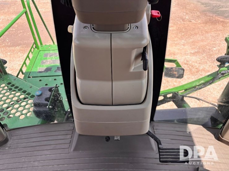 2017-john-deere-r4045-image-118