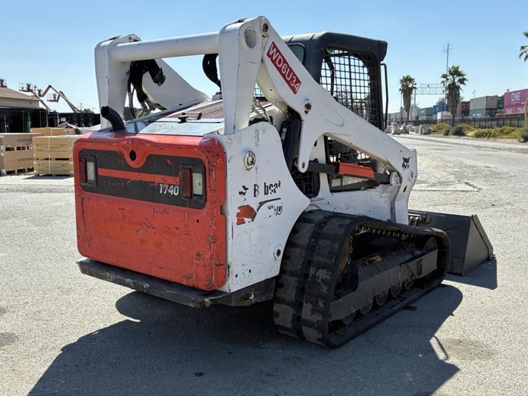 2019-bobcat-t740-image-3