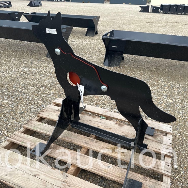 197 - 3/8" AR500 STEEL COYOTE TARGET w/ HEART FLAPPER