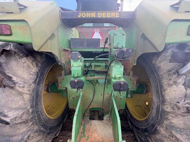 john-deere-8560-image-32