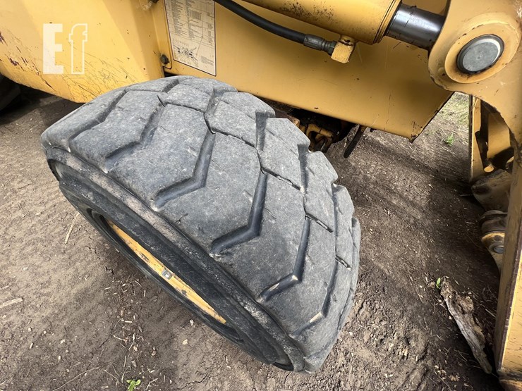 2006-deere-210le-image-10