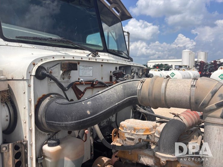 2000-peterbilt-357-image-71