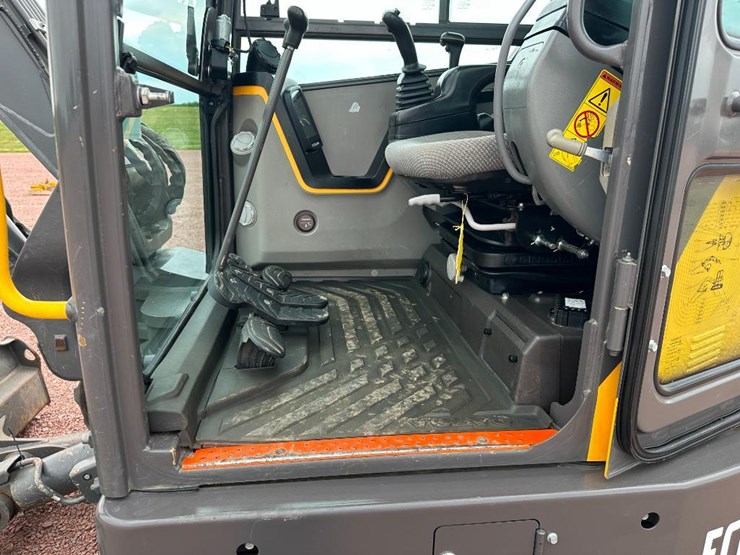 2020-volvo-ecr88d-image-50