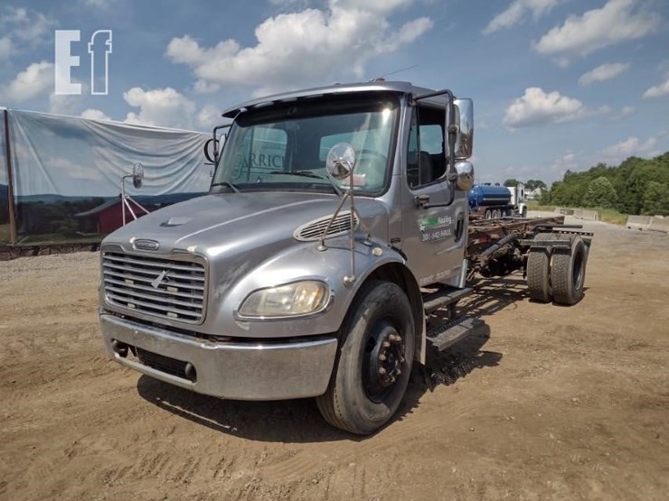 2006-freightliner-business-class-m2-106-image-34