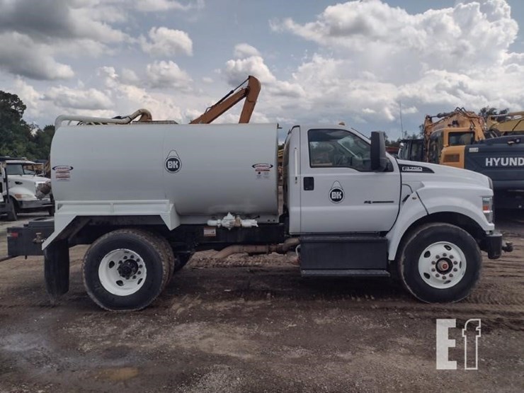 2022-ford-f750-sd-image-3