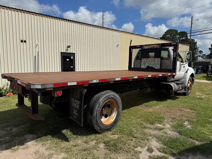 2007-ford-f750-xl-image-3
