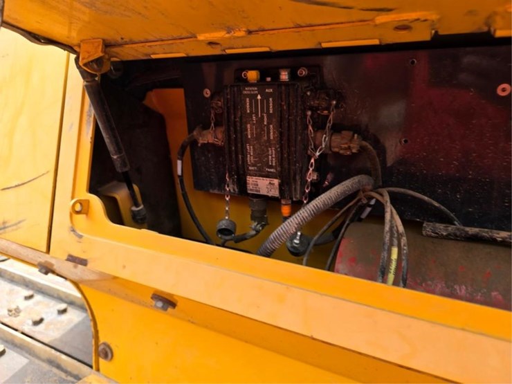 deere-750j-lgp-image-43