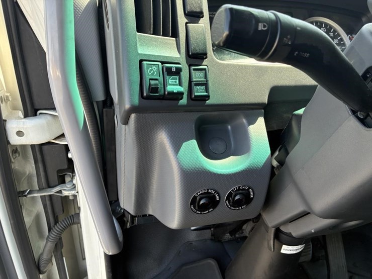 2018-isuzu-ftr-image-21