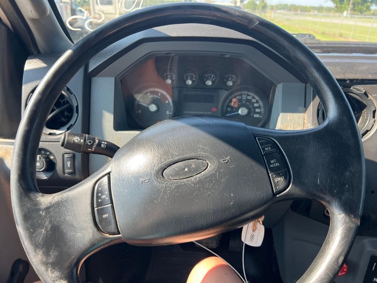 2015-ford-f750-xl-image-31