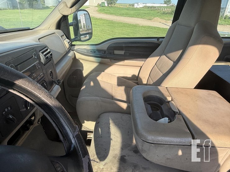 2005-ford-f350-xlt-image-25