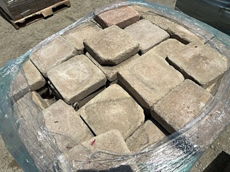 lot#-123-pallet-of-paver-stones-image-2