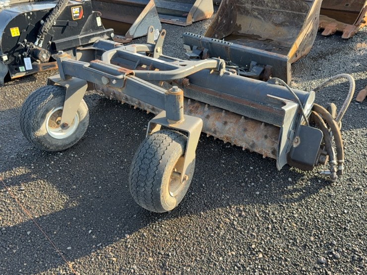 #2031-•-bobcat-72"-skid-steer-harley-rake-image-2
