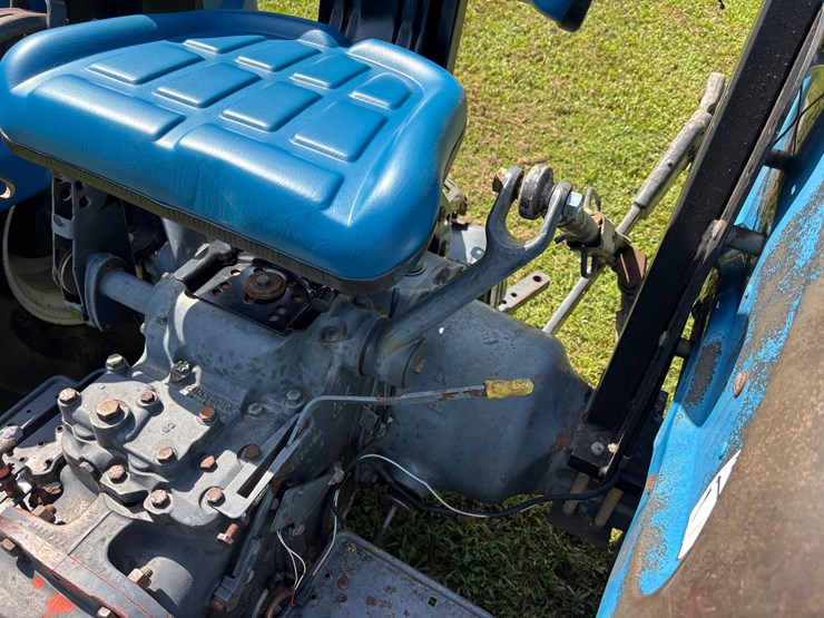 new-holland-3930-image-18